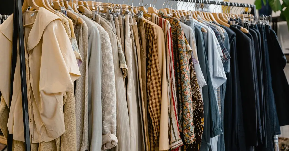 Comment Créer une Garde-Robe Équilibrée et Polyvalente