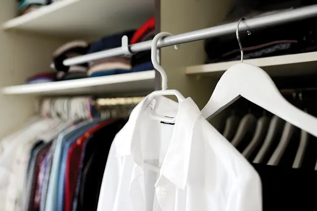 Les Must-Have de la Mode Inclusive: 10 Pièces à Avoir
