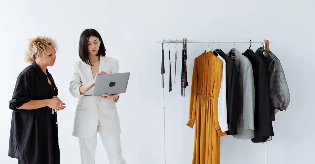 Comment Créer une Garde-Robe Inclusive et Élégante