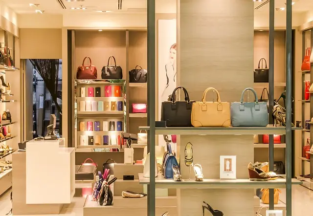 Les Accessoires Indispensables pour Un Look Inclusif et Élégant