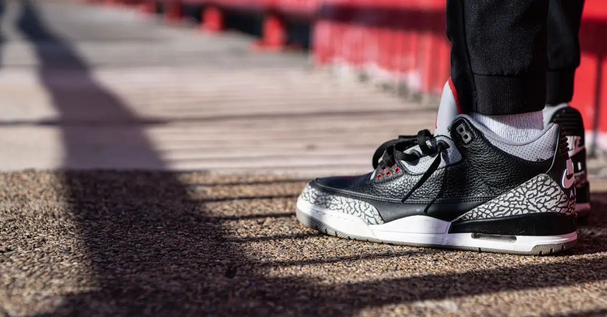 Comparatif: Sneakers Haut de Gamme vs Bas de Gamme