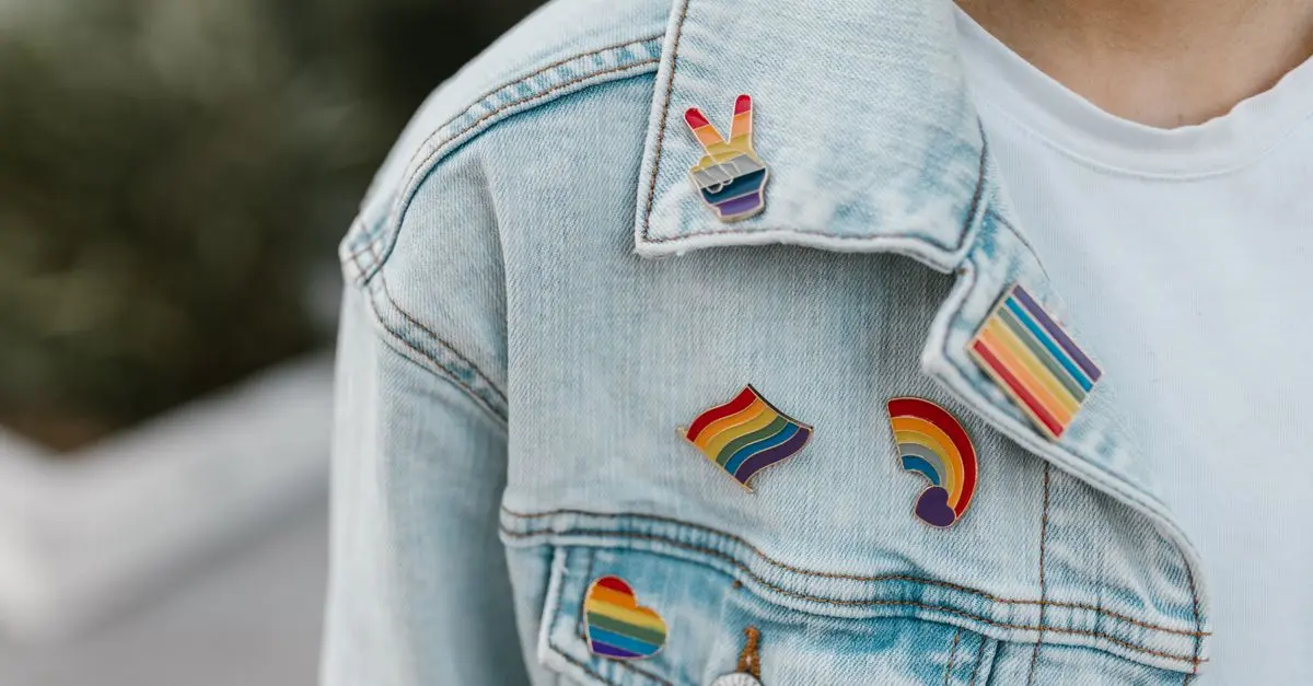 Créer un Look Inclusif avec des Accessoires Essentiels