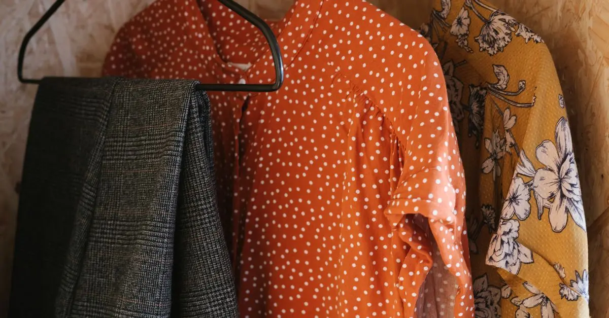 Comment Créer une Garde-Robe Écoresponsable et Inclusive