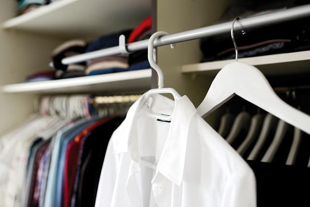 Comment Adapter Votre Garde-Robe pour Chaque Saison