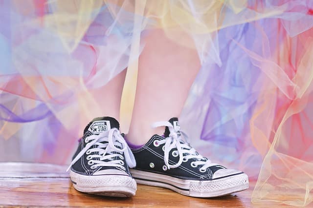 Comment Créer un Look Estival Inclusif et Élégant